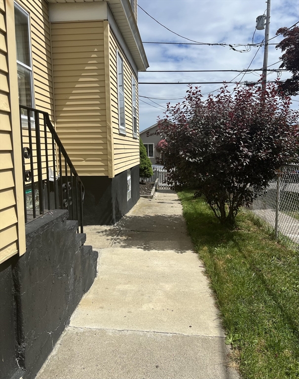 211 Buffinton St