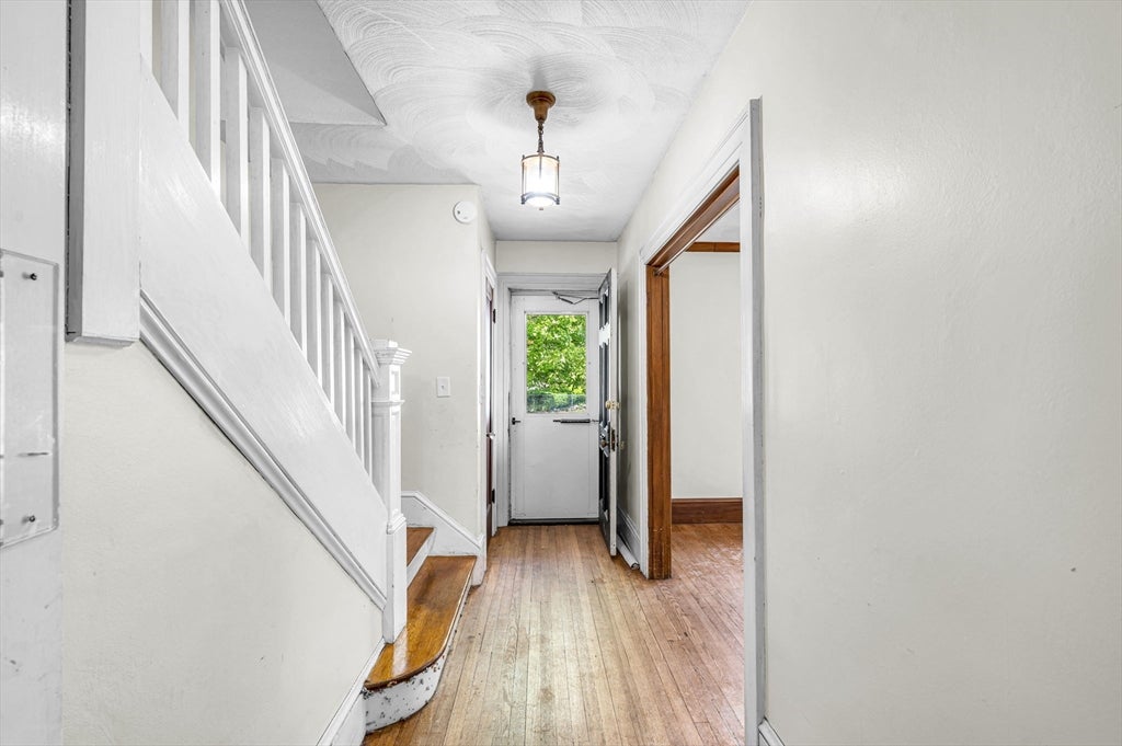 32 Marsden St