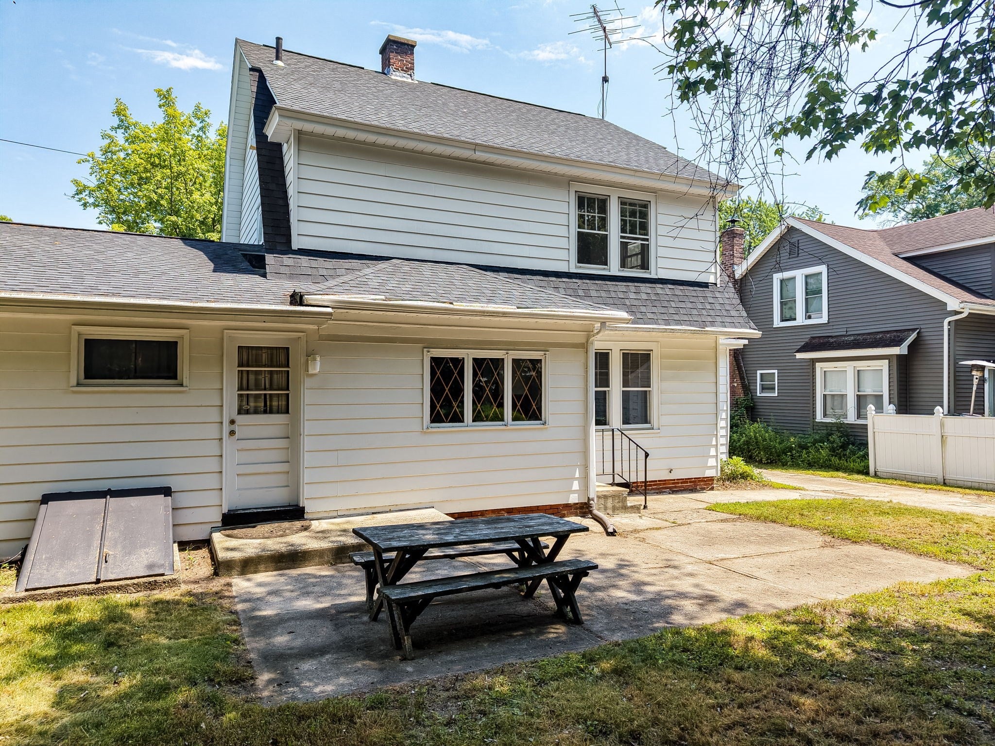 32 Marsden St, Springfield, MA Photo #37