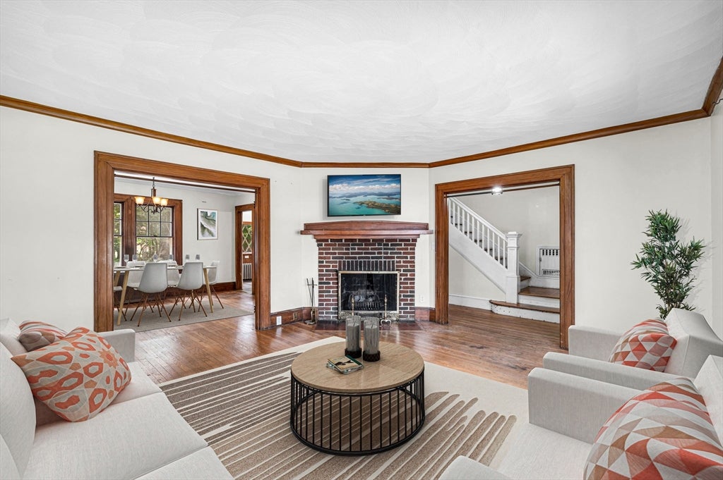 32 Marsden St