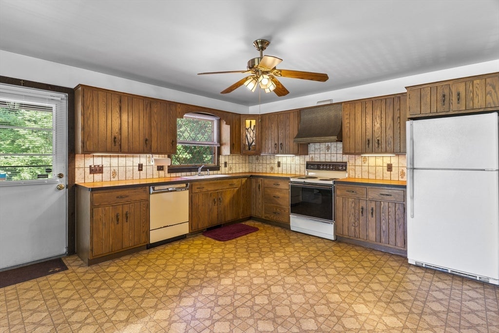 3 Babbitt Way, Berkley, MA, 3 Babbitt Way, Berkley, MA Photo #9