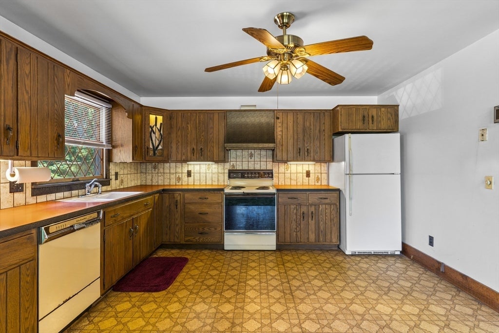 3 Babbitt Way, Berkley, MA, 3 Babbitt Way, Berkley, MA Photo #11