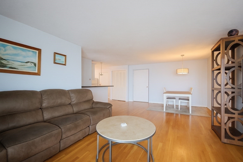 247 Washington Ave 9