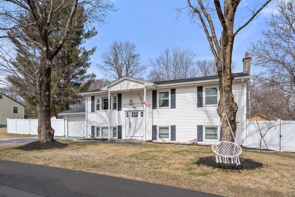 4 Malloy St