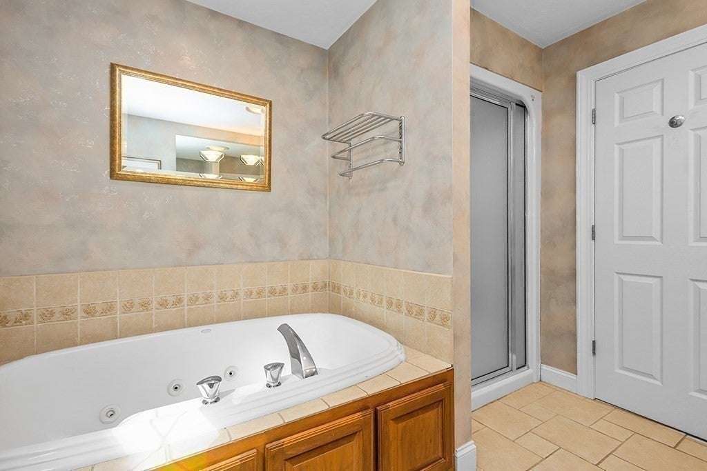 4 Dorset Drive, Walpole, MA, 4 Dorset Drive, Walpole, MA Photo #23