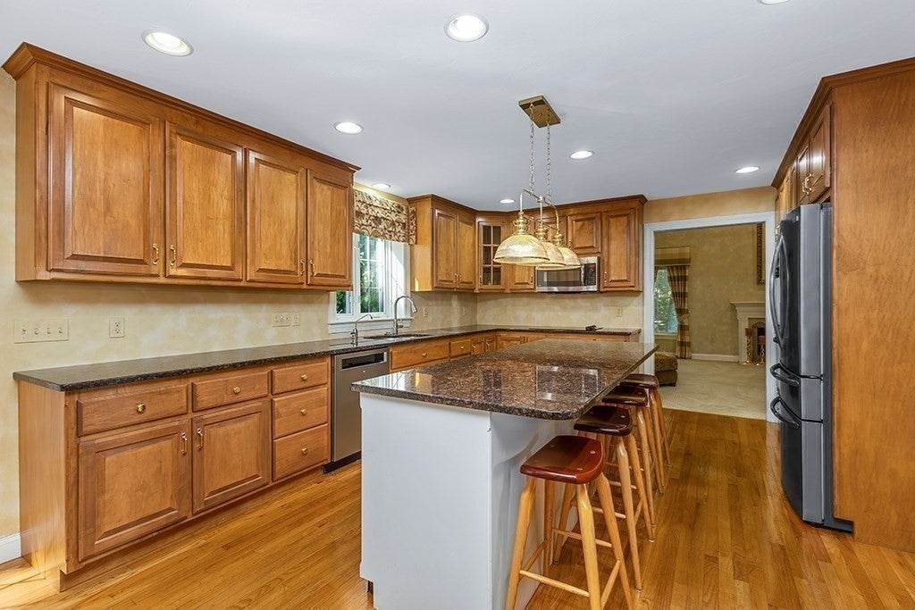 4 Dorset Drive, Walpole, MA, 4 Dorset Drive, Walpole, MA Photo #8