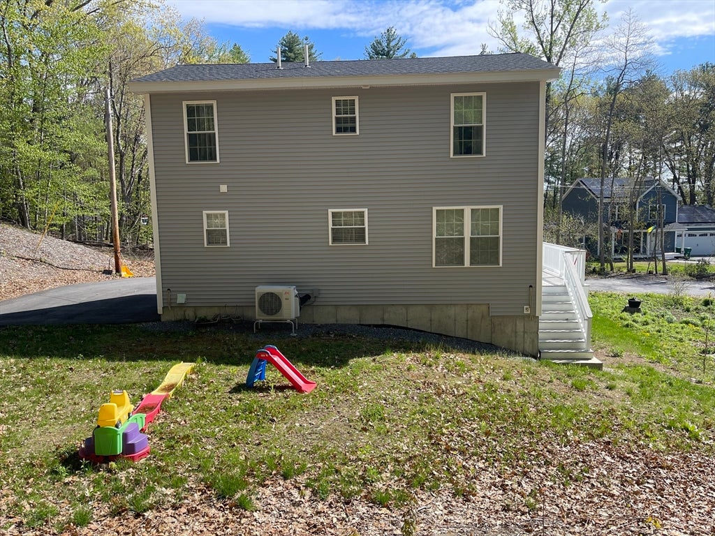 122 Swan Ave