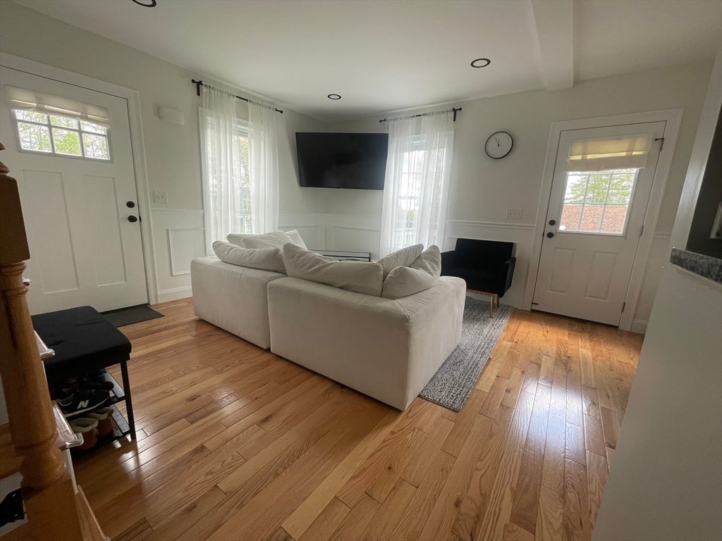 122 Swan Ave