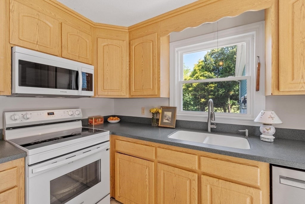 5 Noel Road, Andover, MA, 5 Noel Road, Andover, MA Photo #16