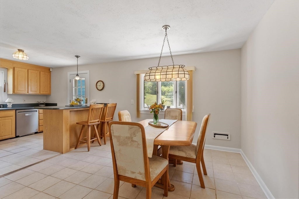 5 Noel Road, Andover, MA, 5 Noel Road, Andover, MA Photo #13