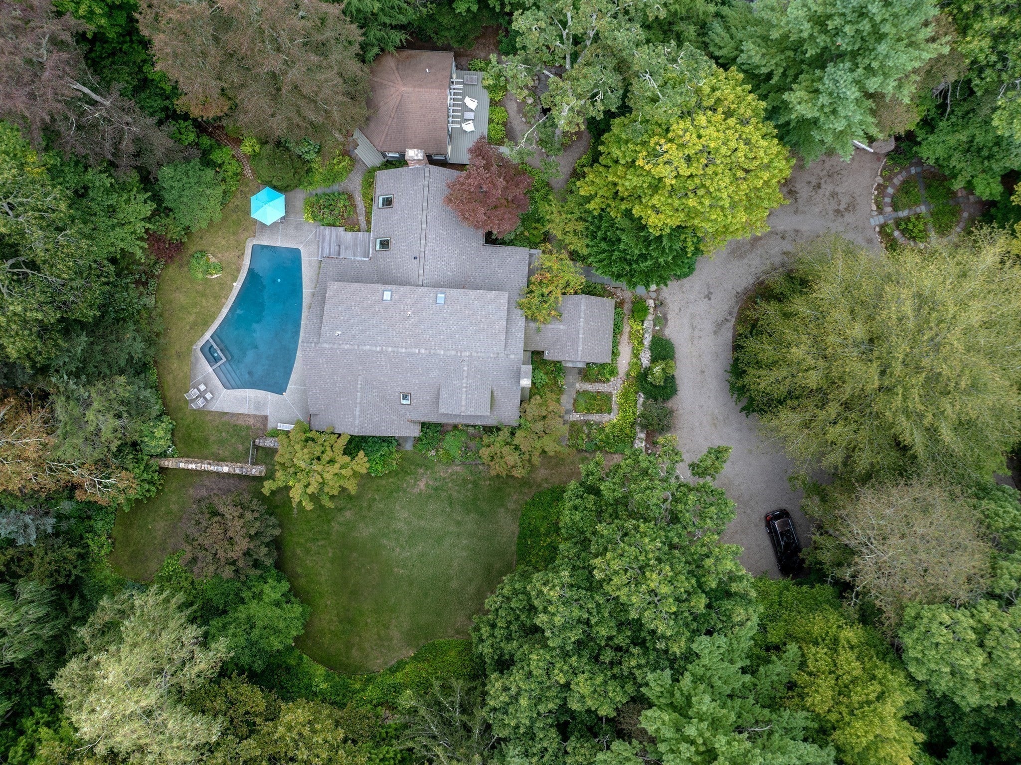 16 Vine St, Marion MA 02738