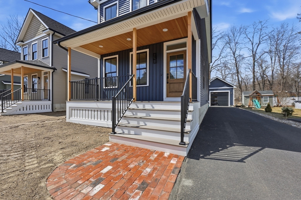 33 Landy Ave