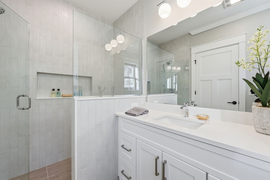 33 Landy Ave, Northampton, MA, 33 Landy Ave, Northampton, MA Photo #19