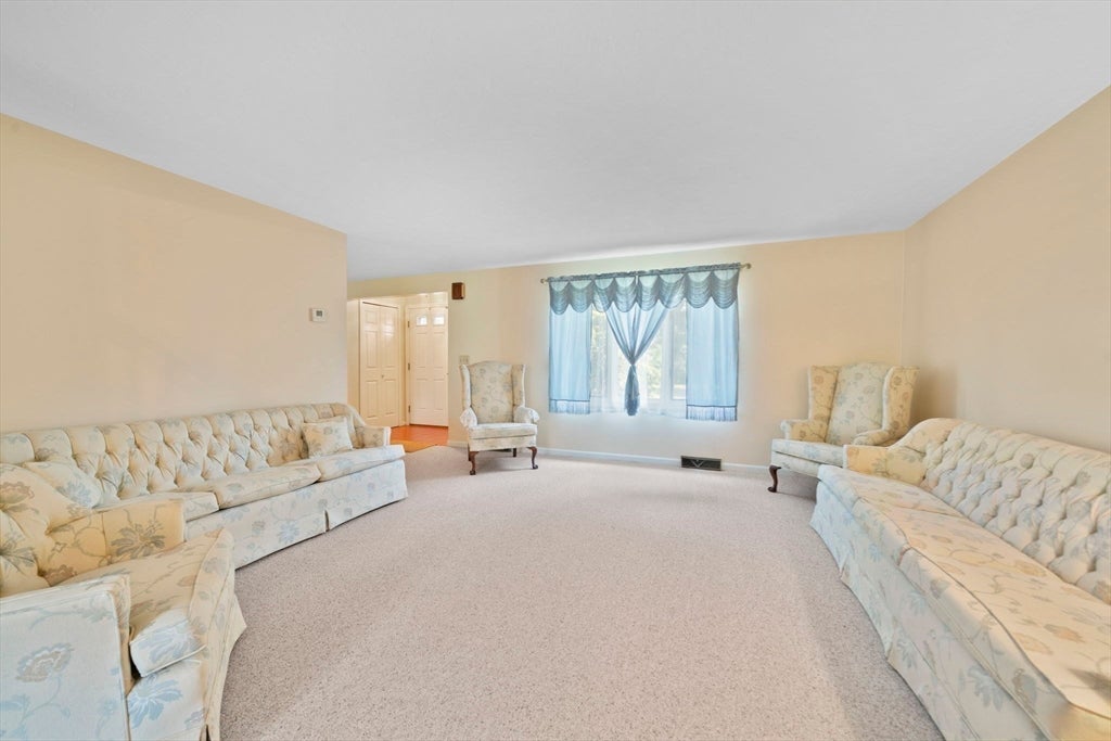 205 Comfort St #205, Bridgewater, MA, 205 Comfort St #205, Bridgewater, MA Photo #9