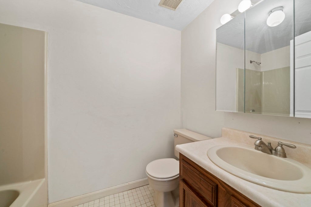 205 Comfort St #205, Bridgewater, MA, 205 Comfort St #205, Bridgewater, MA Photo #15