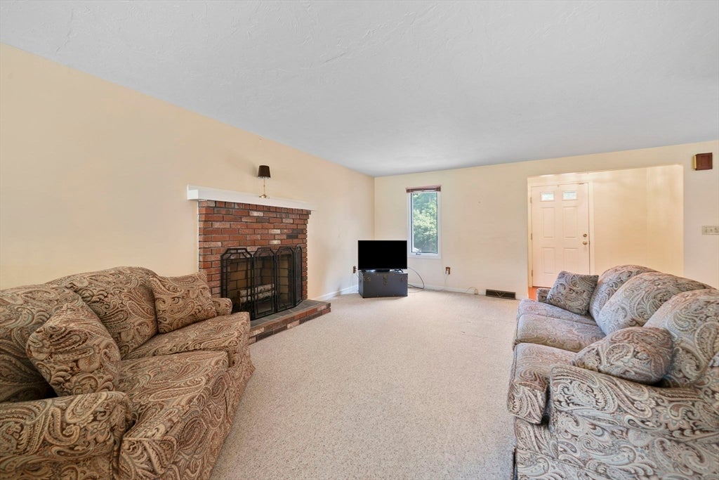 205 Comfort St #205, Bridgewater, MA, 205 Comfort St #205, Bridgewater, MA Photo #6