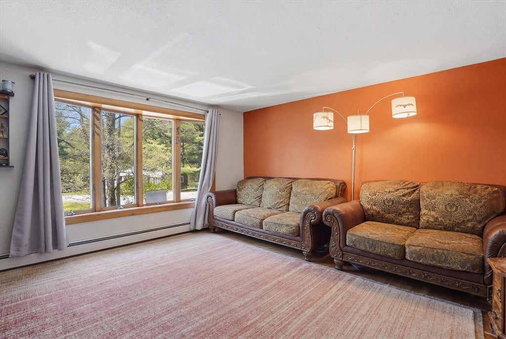 12 Valerie Circle