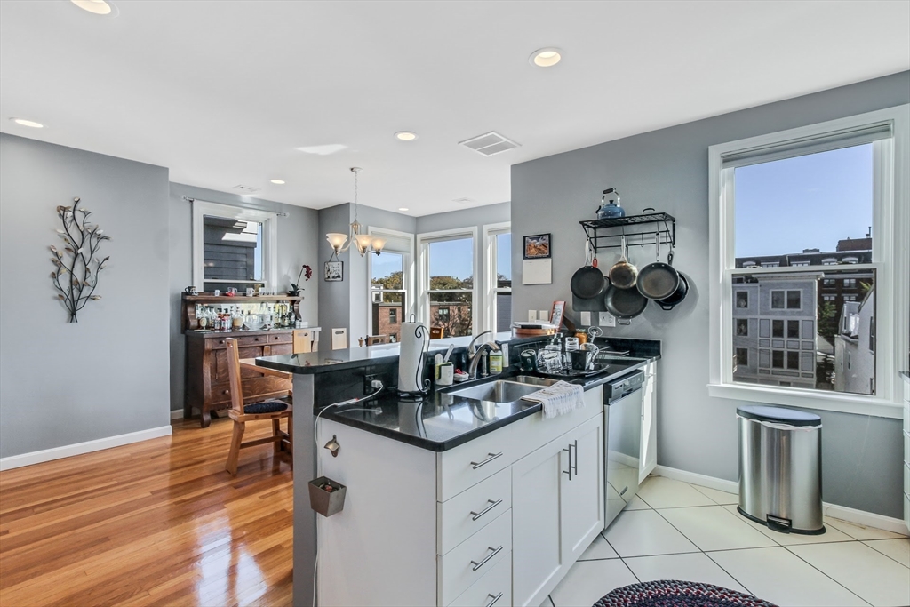 28 Monument St 3