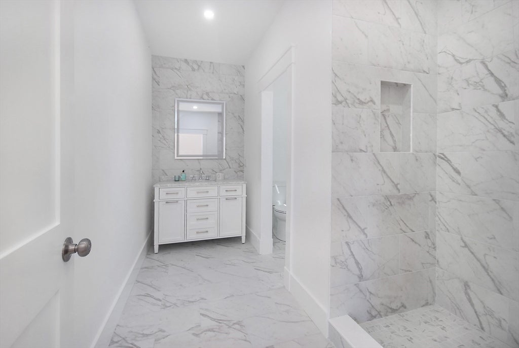 32 Hickory Cliff Rd, Newton, MA, 32 Hickory Cliff Rd, Newton, MA Photo #5