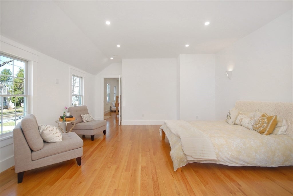 32 Hickory Cliff Rd, Newton, MA, 32 Hickory Cliff Rd, Newton, MA Photo #25