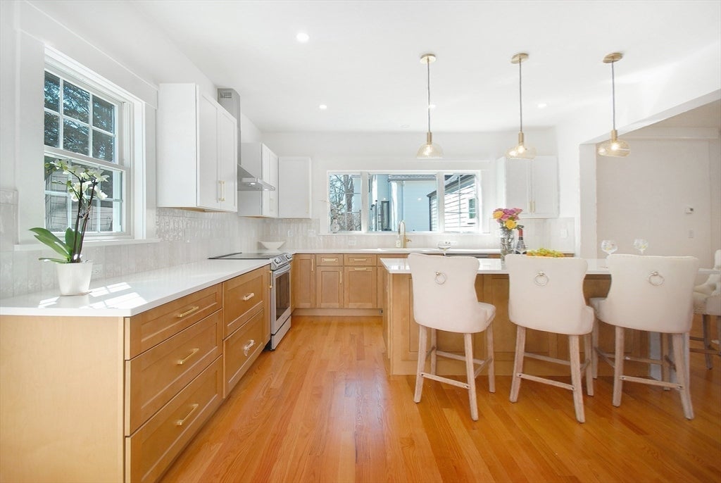 32 Hickory Cliff Rd, Newton, MA, 32 Hickory Cliff Rd, Newton, MA Photo #17