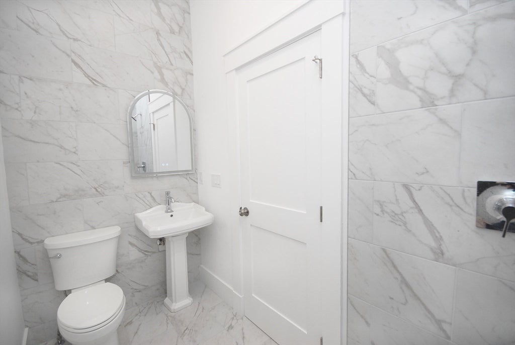 32 Hickory Cliff Rd, Newton, MA, 32 Hickory Cliff Rd, Newton, MA Photo #34