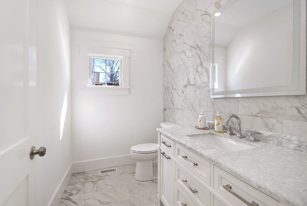 32 Hickory Cliff Rd, Newton, MA, 32 Hickory Cliff Rd, Newton, MA Photo #26