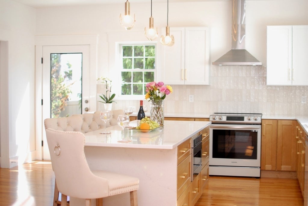 32 Hickory Cliff Rd, Newton, MA, 32 Hickory Cliff Rd, Newton, MA Photo #14