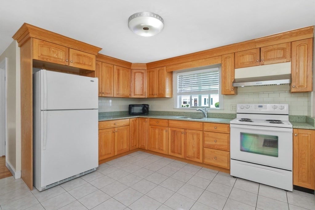37 Kenmore Rd, Waltham, MA, 37 Kenmore Rd, Waltham, MA Photo #3