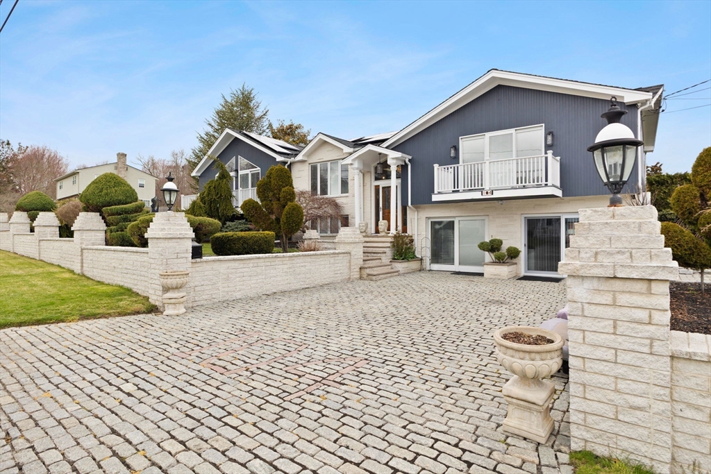 104 Randall Shea Dr
