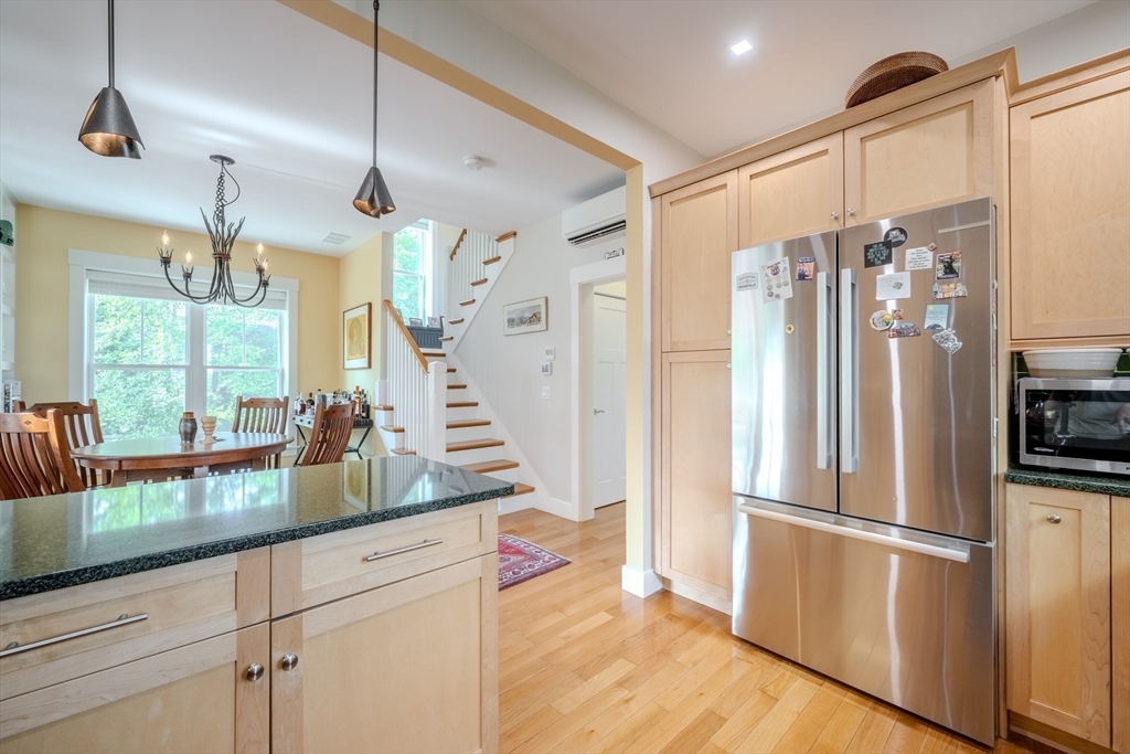 1631 Main St 1631
