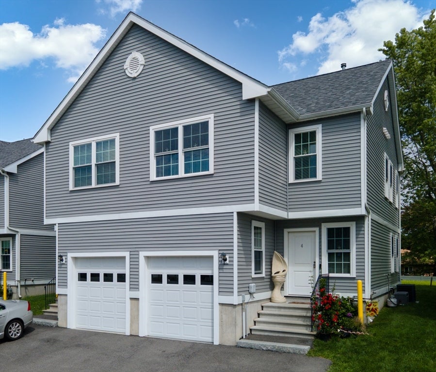 Photo of 4 Knights Way, Swansea, MA
