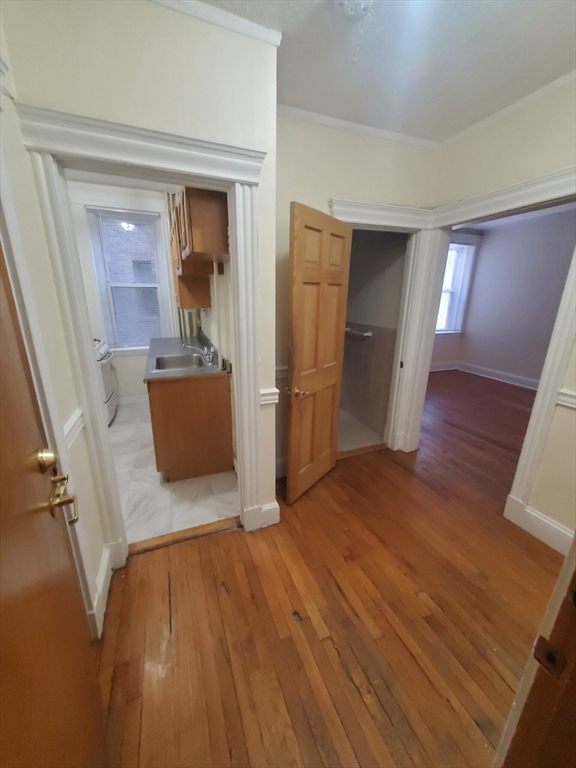 Click for 360 Riverway #8, Boston, MA slideshow Click for 360 Riverway #8, Boston, MA slideshow