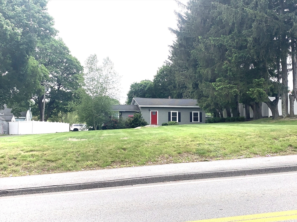 110 River St