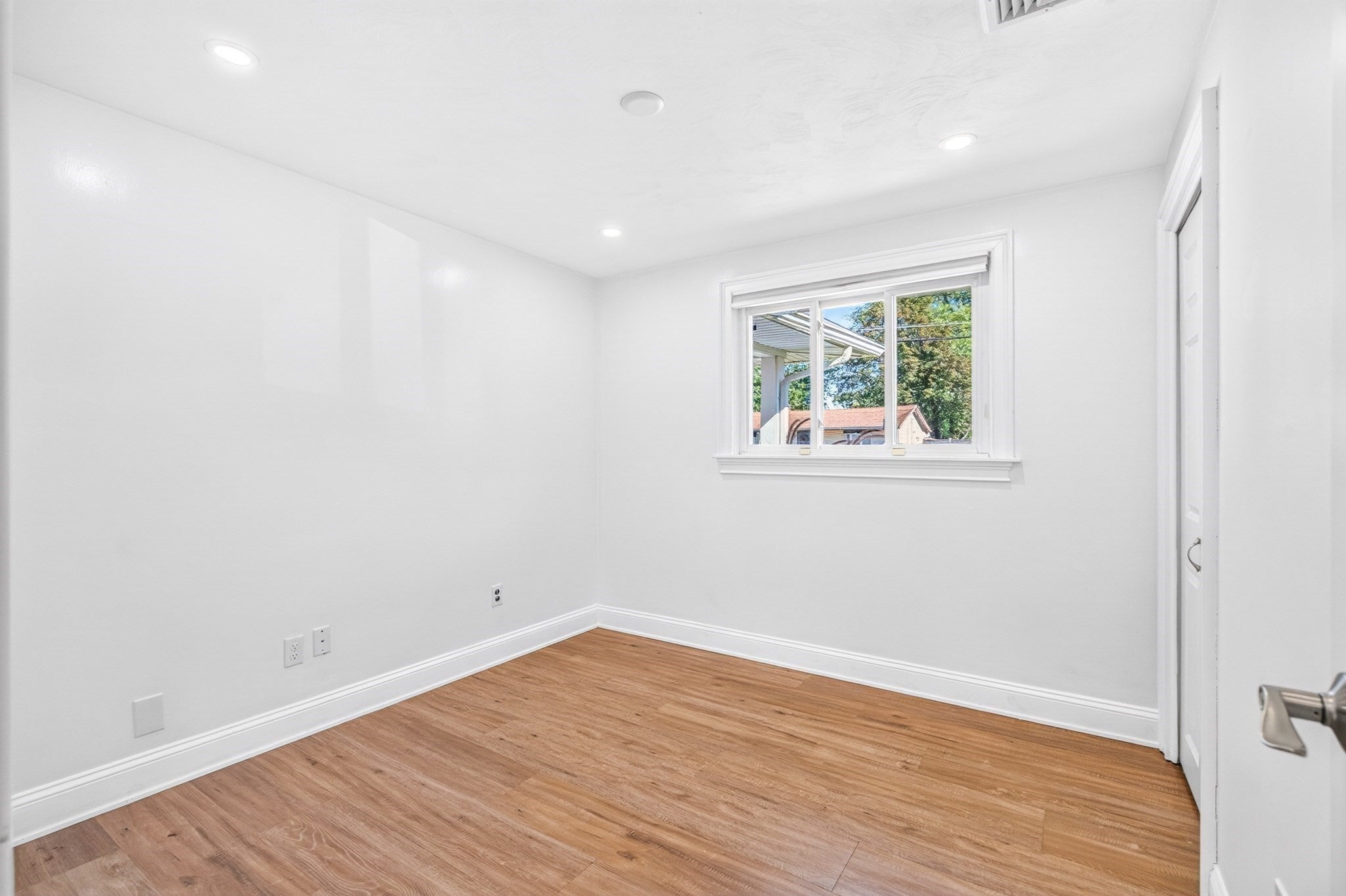 15 Roger Rd, Holbrook, MA, 15 Roger Rd, Holbrook, MA Photo #26