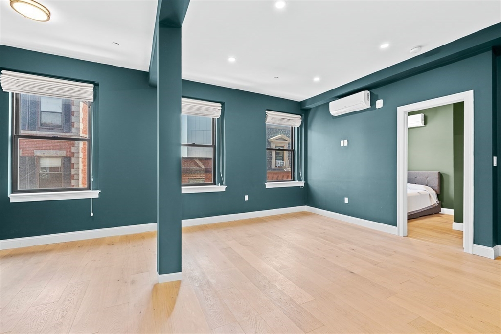 166 Salem St 8