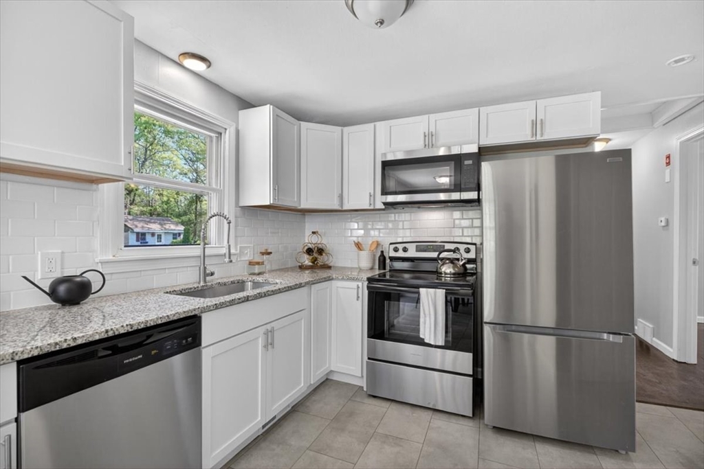368 Granville Rd, Southwick, MA Photo #9