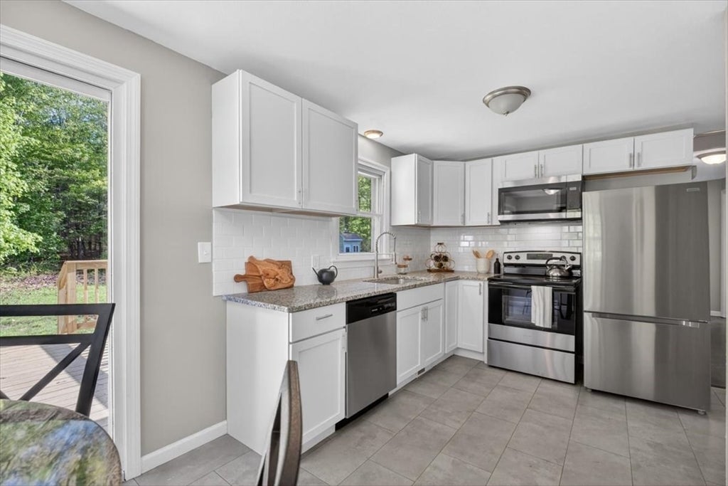 368 Granville Rd, Southwick, MA Photo #12