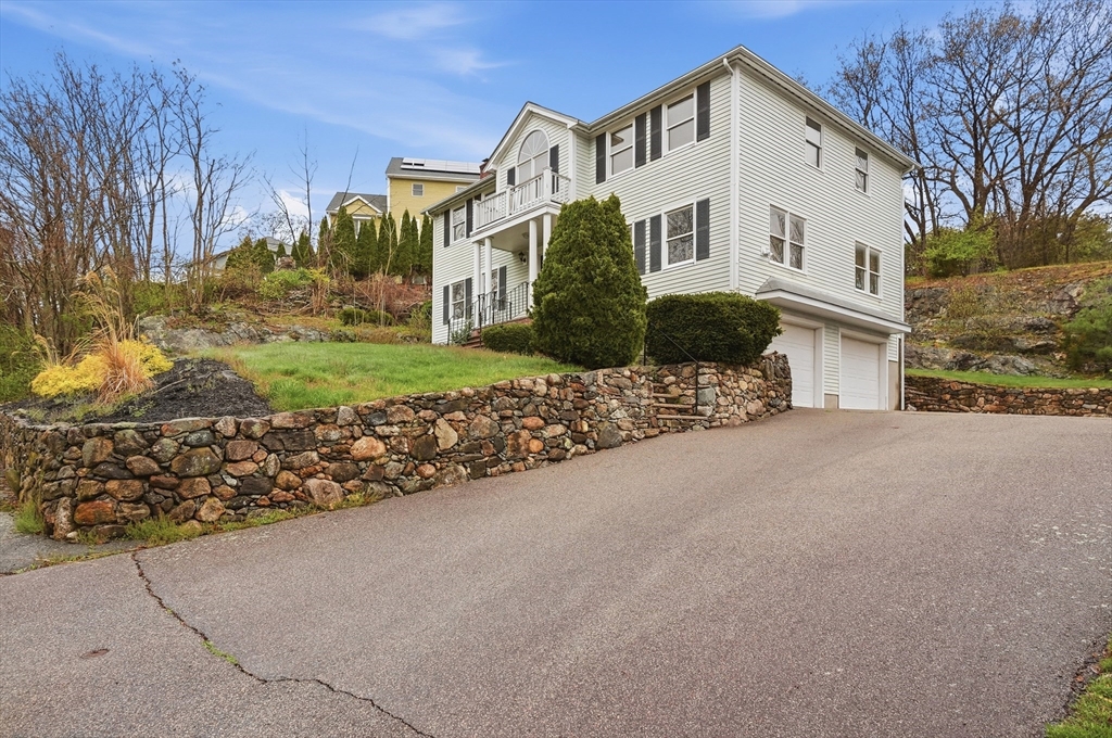 11 Roseanna Park Dr