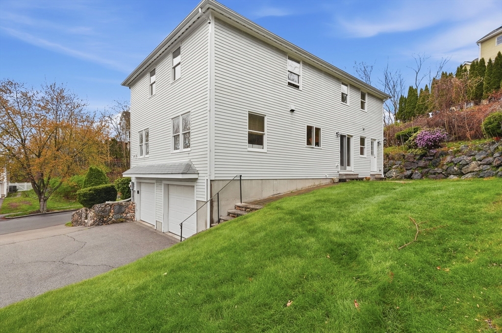 11 Roseanna Park Dr
