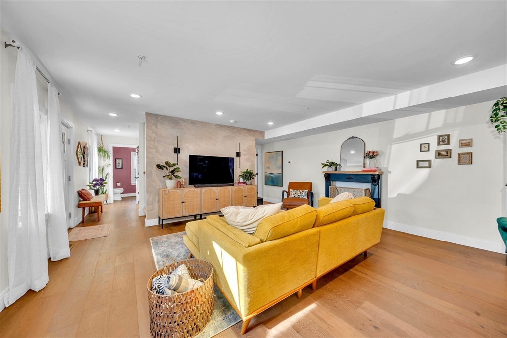 24 Aubin St 2