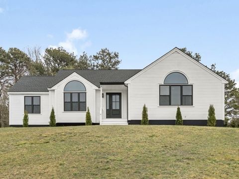 2 Daniel Cir Plymouth MA 02360