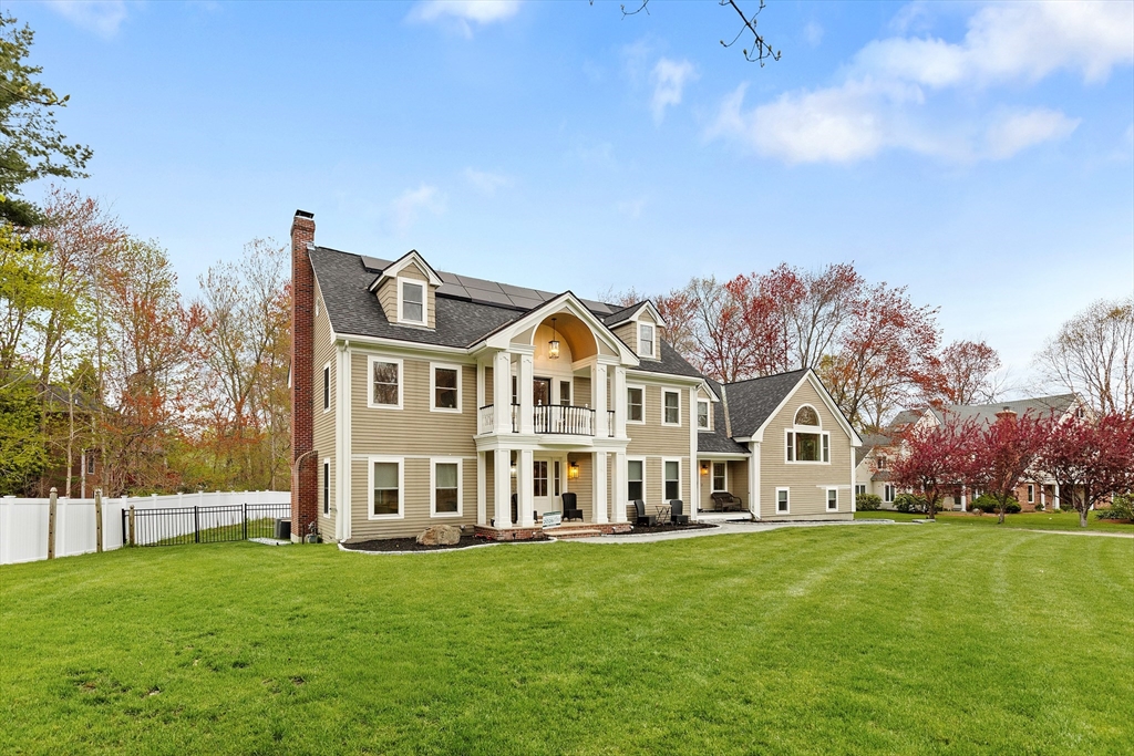 4 Fairway Dr, Andover, MA Photo #1