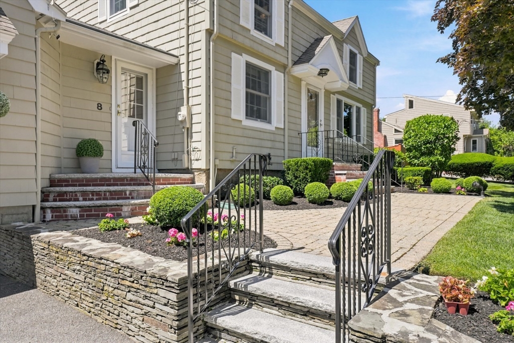 8 Emery St