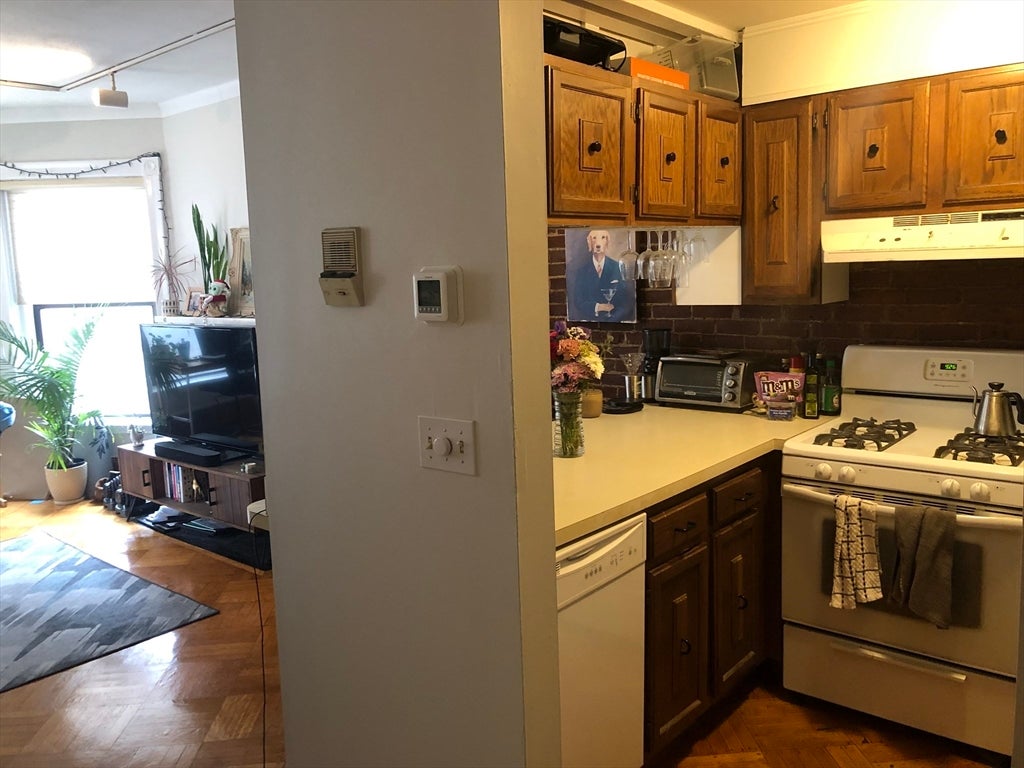 33 Bay State Road #4F, Boston, MA Photo #2