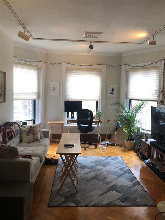 33 Bay State Road #4F, Boston, MA Photo #1
