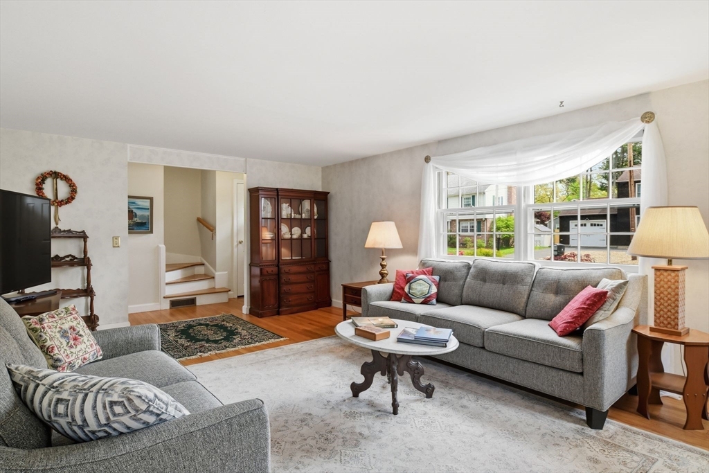 6 Ferncroft Street, Longmeadow, MA Photo #8
