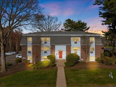 Photo of 39 Will Drive #16, Canton, MA 02021 (MLS # 73502666)