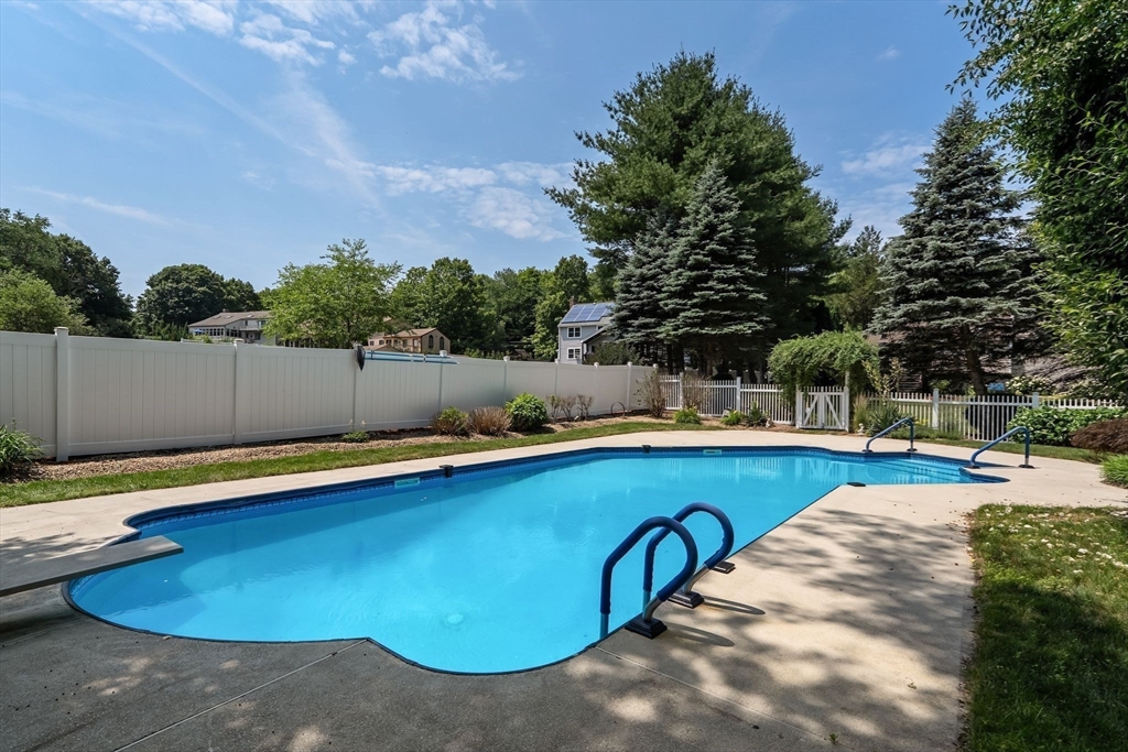 98 Fitzpatrick Rd