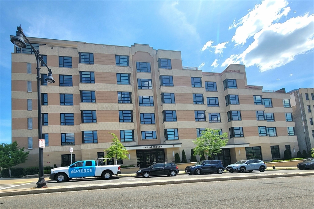 1650 Commonwealth Ave 304